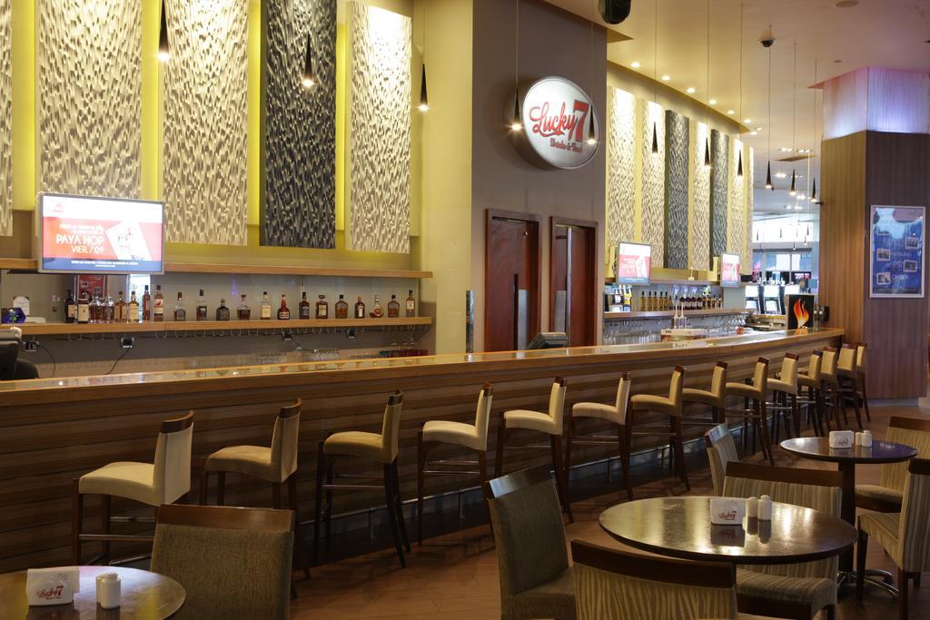 Hotel Dreams Valdivia Eksteriør bilde The bar at the 2012 World Series of Poker