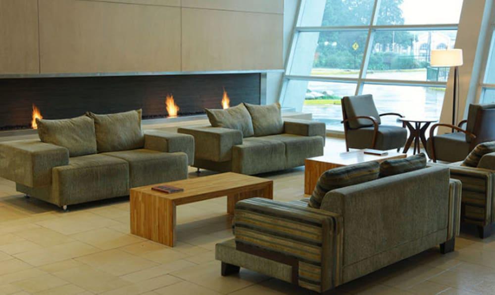 Hotel Dreams Valdivia Eksteriør bilde The lounge at the airport